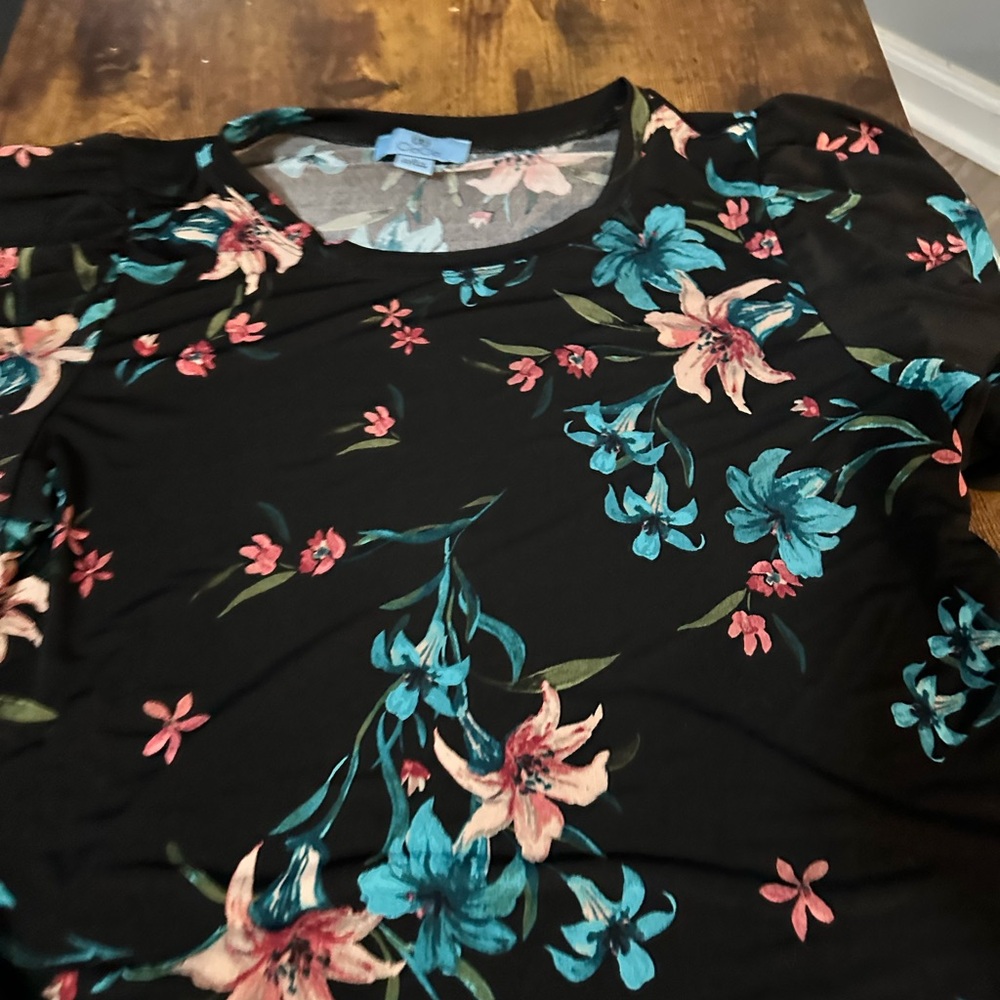 CeCe Black Scoop Neck Floral Short Sleeve Top - Teal & Pink